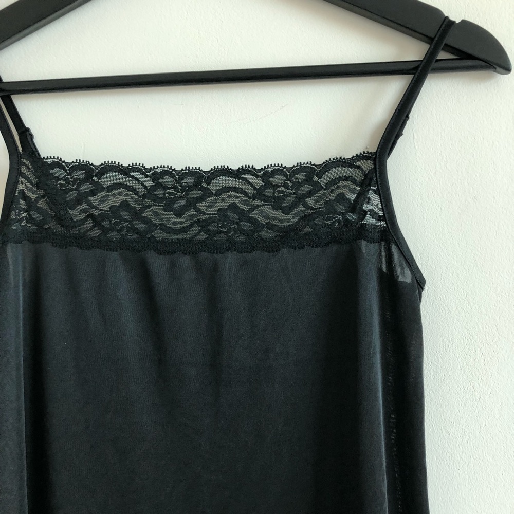 Black Layer/ Dress With Lace Trim